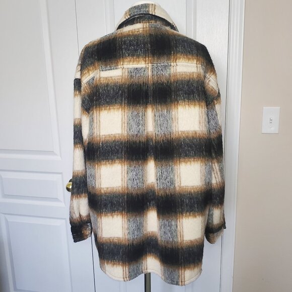 Cotton On Boxy Fluffy Shacket Neutral Plaid Size S - Picture 3 of 5